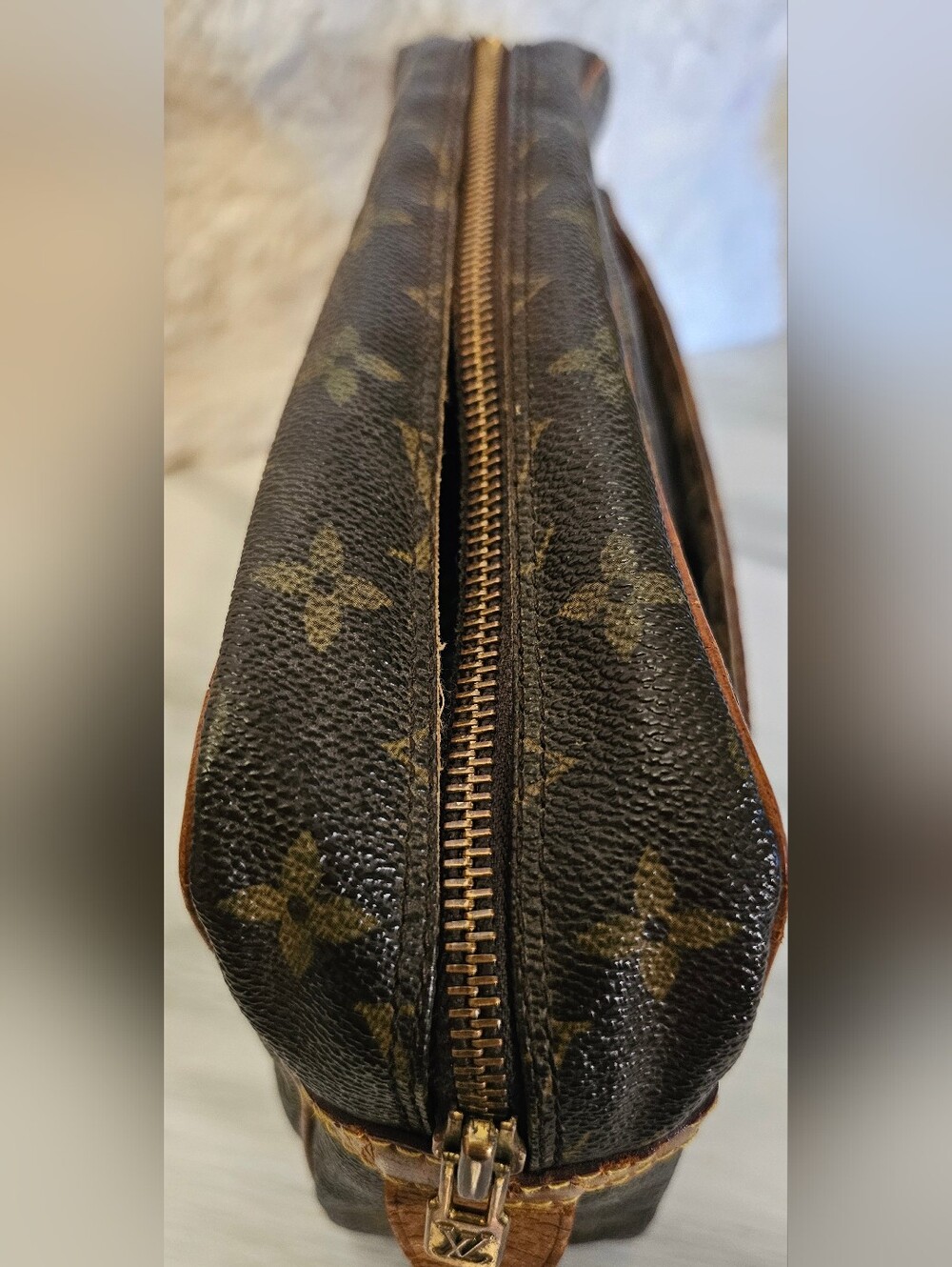 Louis Vuitton Brown Monogram Canvas Womans Clutch /Travel Pouch - Picture 5 of 14